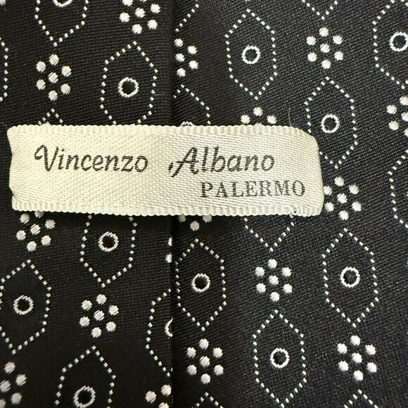 Vincenzo Albano Vintage Italian Silk Tie in Geometric Black & White Print. - Picture 6 of 7